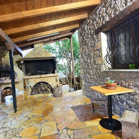 γήλοφος Ano Trikala